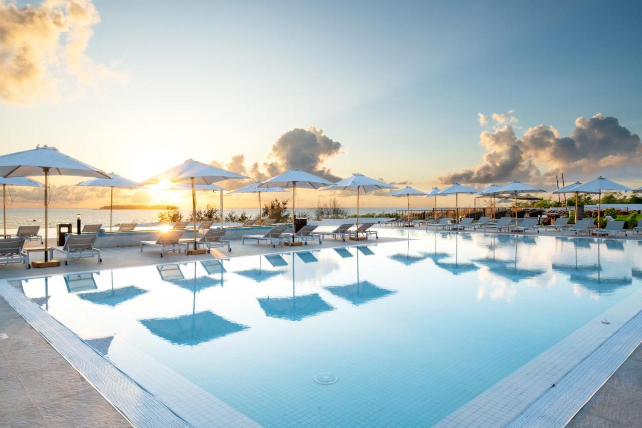 ホテル The Mora Zanzibar マテムウェ エクステリア 写真 The Beach Club at Atlantis Paradise Island