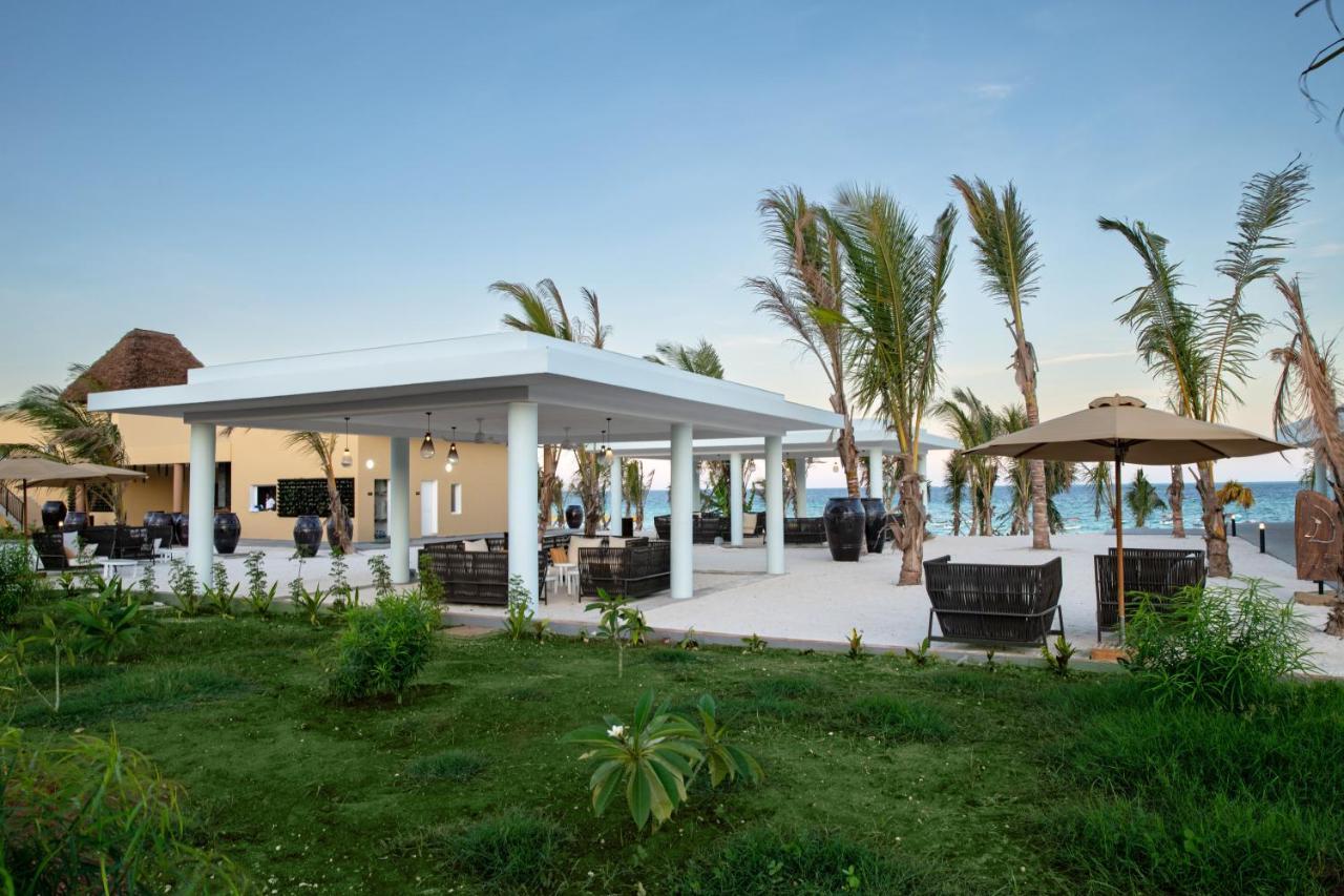 ホテル The Mora Zanzibar マテムウェ エクステリア 写真 The beach at the Grand at Moon Palace