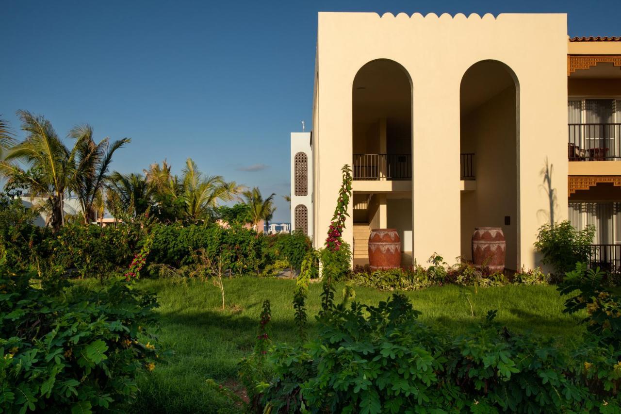 ホテル The Mora Zanzibar マテムウェ エクステリア 写真 The Zanzibar Serena Hotel